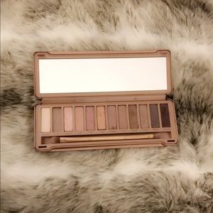 Urban Decay Naked 3 eyeshadow palette